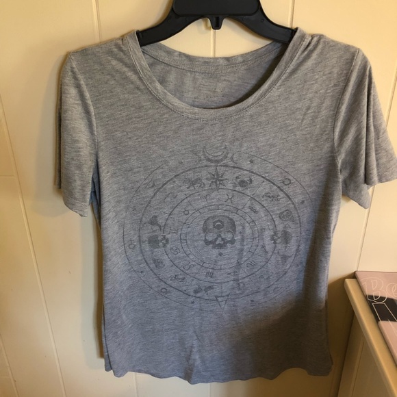 Astrology Circle T-shirt - Picture 1 of 2